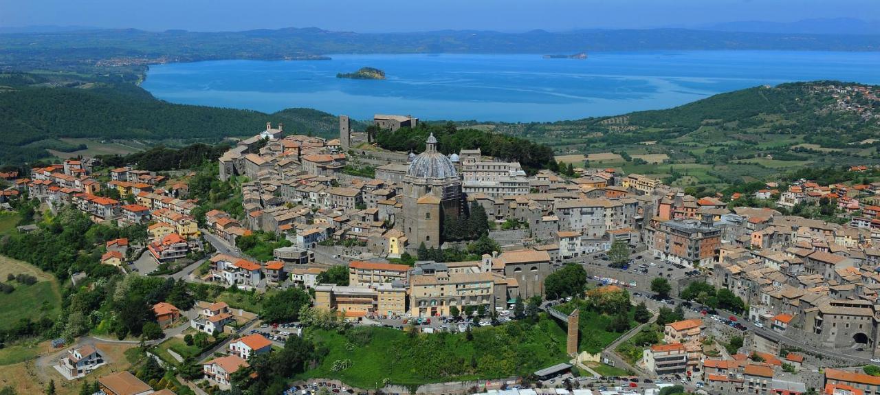Alloggio Turistico Centro Storico Malatesta Montefiascone Bagian luar foto